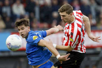 “問題児”がまたも…元代表選手がAZ蘭DFを批判「毎週騒ぎ起こす」　過去には上田綺世も被害