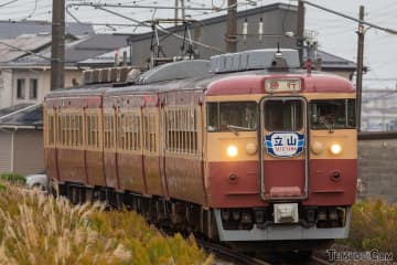 えちごトキめき鉄道「観光急行」が「新北陸色」に　「交直流急行色」は1月に見納め