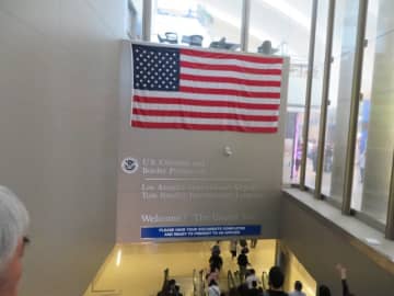 FAA、米国40空港で最大10%減便へ アメリカ国内線に大規模影響