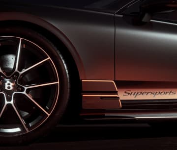 ベントレー、新型「スーパースポーツ」ティザー画像公開 最軽量の後輪駆動スポーツモデル