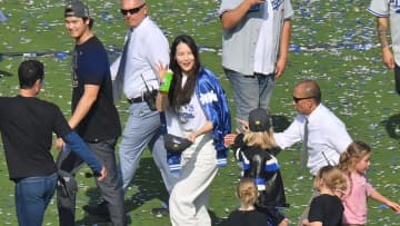 妻たちも楽しんだワールドシリーズ連覇のパレード　真美子さん含めPS初戦から現地で応援　西から東へ　はては国を越えトロントへ夫たちを全力応援