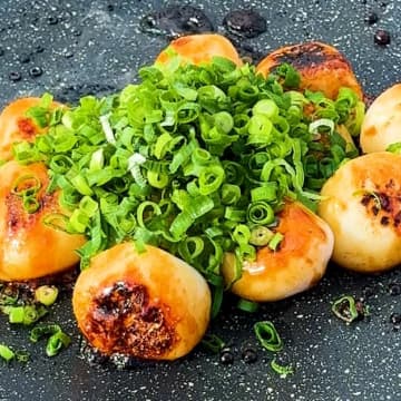 【コレ、焼いたら鳴くんです…！】「じゅわっと染みて、もっちりうまい♡」甘辛玉こんにゃく