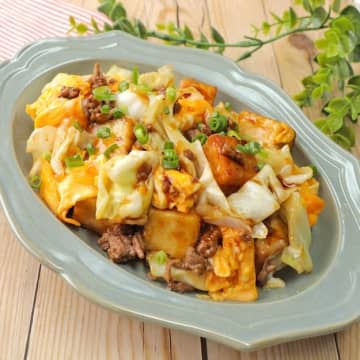 【厚揚げはこう食べたら優勝！】「外カリ中もちのギャップで脳がバグる」「気づいたらお皿が空っぽ」満足度200％の簡単おかずレシピ3選