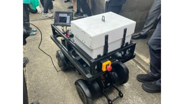 Prodrone、日本初！ドローンが近づくと地上の信号が赤になる「空と道がつながる愛知モデル2030」  ～未来の三次元交通網を佐久島で披露～