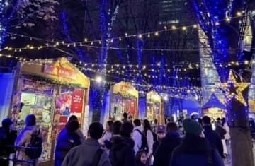 【雪化粧の絶品グルメ80種】さいたま新都心「たまアリ△タウン クリスマスマーケット2025」開催決定！白い雪の世界で最高の乾杯を