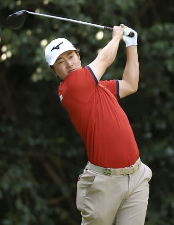 杉浦、65で首位浮上　ACN男子ゴルフ