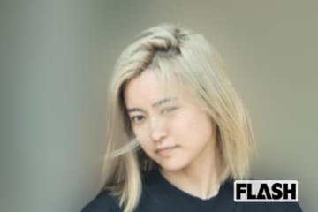 小島瑠璃子、金髪姿で901日ぶりに公の場に登場“活動再開”アピールも“親中派キャラ”に集まる違和感