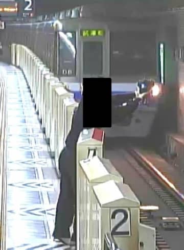 ホームからカメラを差し出し...「危険な撮影行為は絶対ダメ！」　福岡市地下鉄が撮り鉄にXで警告