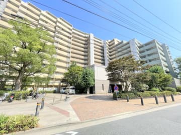 コスモ21ザ・ガーデンズフォート 3階｜大型公園隣接、緑と開放感に包まれた大規模レジデンス。充実の共用施設。春には桜が望める眺望。南向きで陽当たり良好・収納力抜群の2LDK