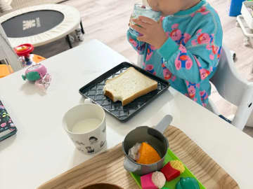 母親「息子の朝ごはんを準備していたら…」　まさかの光景に『6万人』がジーン