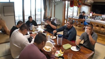 史上最速で昇進した横綱・大の里を育てた“第二の両親”に密着！横綱を生み出した寮生活とは？