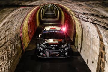 勝田貴元が2番手浮上。母国ラリージャパンで8度の王者オジエに肉薄【SS7後結果】