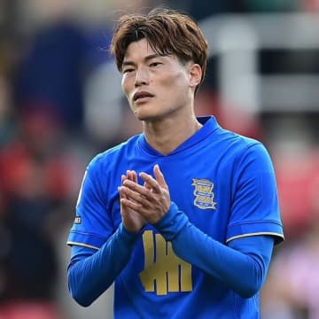 「彼の働きぶりはとんでもない」「恐ろしい」欧州で85発→まさかの13戦０得点の日本人FWに、なぜ称賛？　試合後の行動に脚光「すでにカルトヒーローだ」「20ゴール決まる」