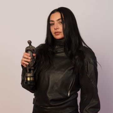 チャーリーxcx、新曲が映画『嵐が丘』サウンドトラックに収録！？