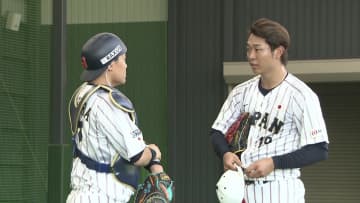 「帽子の中に何かがある」髙橋宏斗がピッチコムに違和感　ピッチクロックに「首を振る回数も限られてくる」