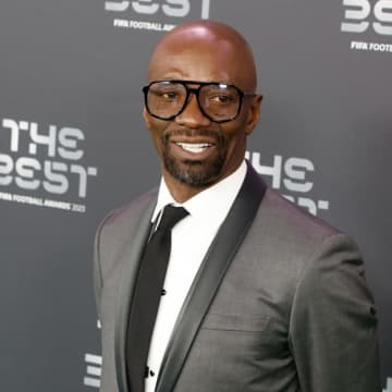 サッカー元フランス代表、クロード・マケレレがミス・ユニバースの審査員に