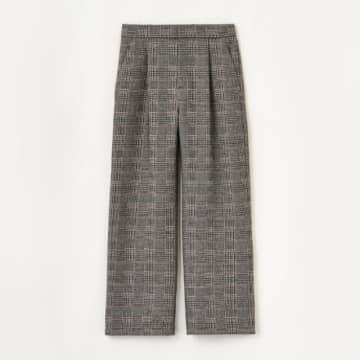 しまむらで見つけた新作パンツのお値段バグってる！どれも今っぽシルエットで高見え間違いなし！