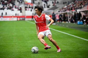 中村敬斗のシュートが勝ち越し弾に繋がる！　スタッド・ランスの逆転勝利に貢献