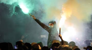 「暴力的で脅迫的な行為、絶対に容認できない」警官らを暴行したサポーター団体、海外強豪チームが制裁措置