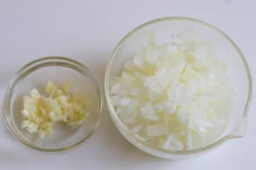 「これなら簡単に美味しく作れる！」「とろとろ食感に震えた…！」炊飯器ロールキャベツのレシピ