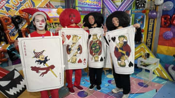 小野&花江とゲスト・山下誠一郎＆小林千晃が“トランプ兵”に！花江の全顔赤塗り仮装にスタジオ大爆笑