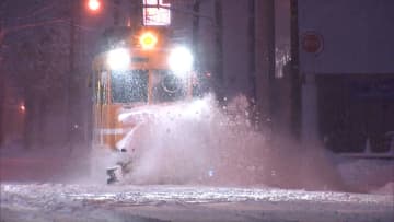 「ササラ電車」が今シーズン初出動…北海道札幌市で今季初の積雪を観測　台風26号は来週半ばに沖縄や奄美に影響か