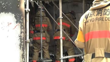 京王井の頭線の線路内で枕木などが燃える火事…現場では鉄道橋の塗装工事を　富士見ヶ丘～吉祥寺駅の上下線で運転見合わせ続く　東京・三鷹市