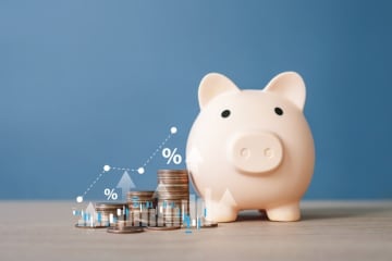 40代で世帯年収800万円あっても、貯金は「300万円」しかありません…今の収入は“平均的な子育て世帯”よりも少ないのでしょうか？