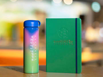 手話のデザインが光る！スタバが「手の温度で色が変わるボトル」などサイニングストア開発商品を全国発売！【デフリンピック記念】