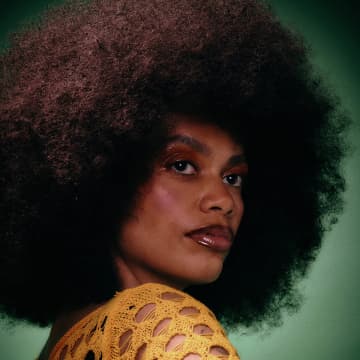 ジョヤ・モーイ、新曲「Pay Day」をリリース！リリック・ビデオも公開