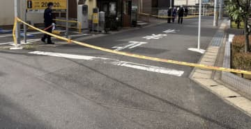 【速報・追記あり】松戸の路上で意識不明の男性、死亡確認　右脇腹に刺し傷、近くに刃物のようなもの　