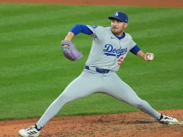 ド軍の左腕ベシアが長女の死去を報告。７月には出産前の妻とのツーショット写真を公開していた