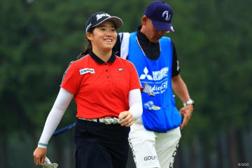 16歳・岩永杏奈が史上8人目の下部ツアーアマチュア優勝 六車日那乃2位