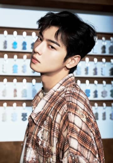 ASTRO チャウヌ、2ndミニアルバム「ELSE」2種類のコンセプトフォト公開