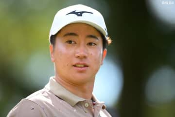 杉浦悠太が今季初Vに王手　片岡尚之ら2位、石川遼は7位