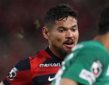 【鹿島】『5トップ』で横浜FCを打ち砕く。レオ・セアラ、知念慶のゴールで、リーグ優勝へ大きく近づく1勝