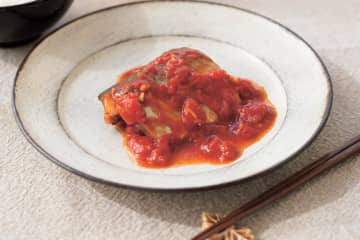 魚料理も簡単！【100文字レシピ】さばのメインおかず2選「キムチ鍋」「トマトしょうゆ煮」