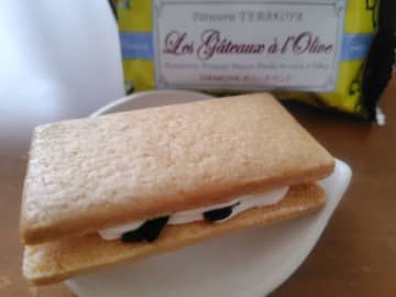 【東京土産】レーズンサンドではなく”オリーブサンド”のお土産を発見！
