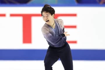鍵山優真、日本男子初の３連覇！４回転ジャンプ転倒も逃げ切りV　佐藤駿は完璧演技で合計285.71点２位、日本勢ワンツーフィニッシュ【フィギュアNHK杯】