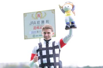 【東京1R】プーシャンがJRA初勝利…プルメリアリノで抜け出す