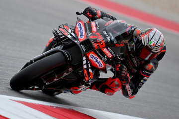 ベゼッチが半乾きの予選を制す。初日首位A.マルケス転倒で1列目にドゥカティ不在／第21戦ポルトガルGP