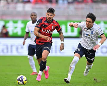 「２節残しで１ポイント差とかアツすぎる」鹿島も柏も勝利！ J１最新順位表が話題「なんだかんだ６位」「残留争いは９割方決まったっぽいな」