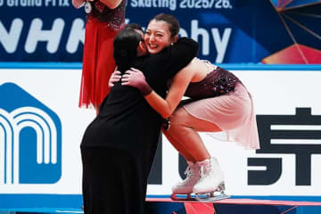 「やばい泣く」フィギュアNHK杯の表彰式に降臨、レジェンド女性に感激「お元気そうでなにより」