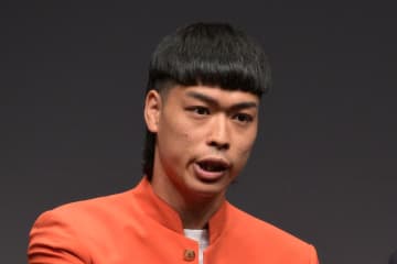 バッテリィズ・エース　今の髪形になった理由を明かす「梨泰院クラスにマネされて…」