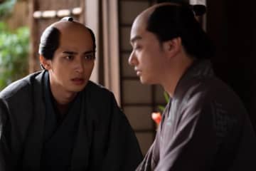 『べらぼう』第43回 “蔦重”横浜流星、“歌麿”染谷将太が西村屋と組む話を聞き動揺