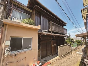 淡路島有数の釣りスポット・由良漁港まで約170m。いつでも釣りが楽しめる絶好の木造5DK【兵庫県洲本市】