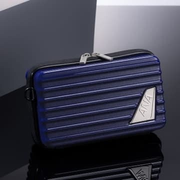 ANA機の尾翼デザインが輝く！スーツケース風「2wayハードケース」発売