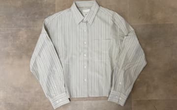 「このユニクロシャツ丈感が最高…！」シワになりにくくレイヤードしやすい万能さに一目惚れ♡