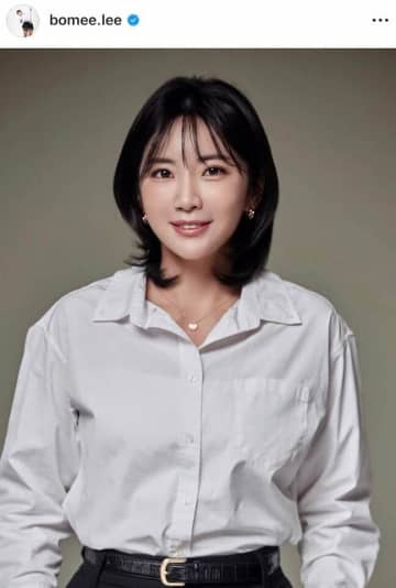 女子ゴルフのイ・ボミ、ミニ丈ウェア×ハイソックスのコーデで...豪快ショット炸裂！ラウンド楽しむ