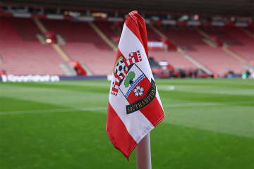 英クラブ今季ユニが「美しさを醸し出す」　50年前のデザインをモチーフ「過去を現在に蘇らせる」